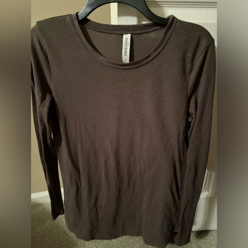 Zenana army green top good preowned condition
